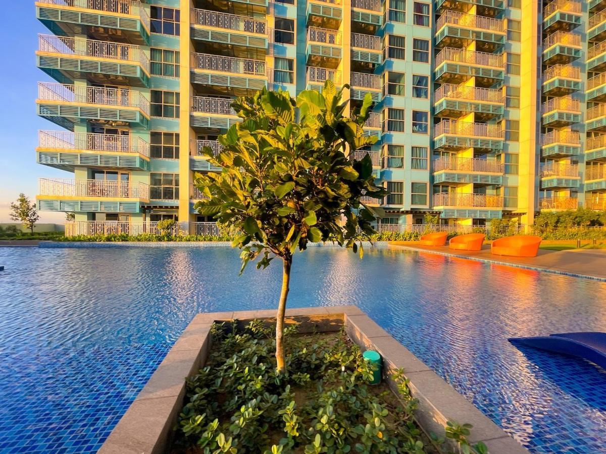 Cozy 2br Near Airport & Okada, Infinity Pool Apartment *