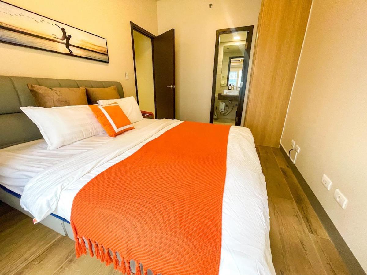 Cozy 2br Near Airport & Okada, Infinity Pool *